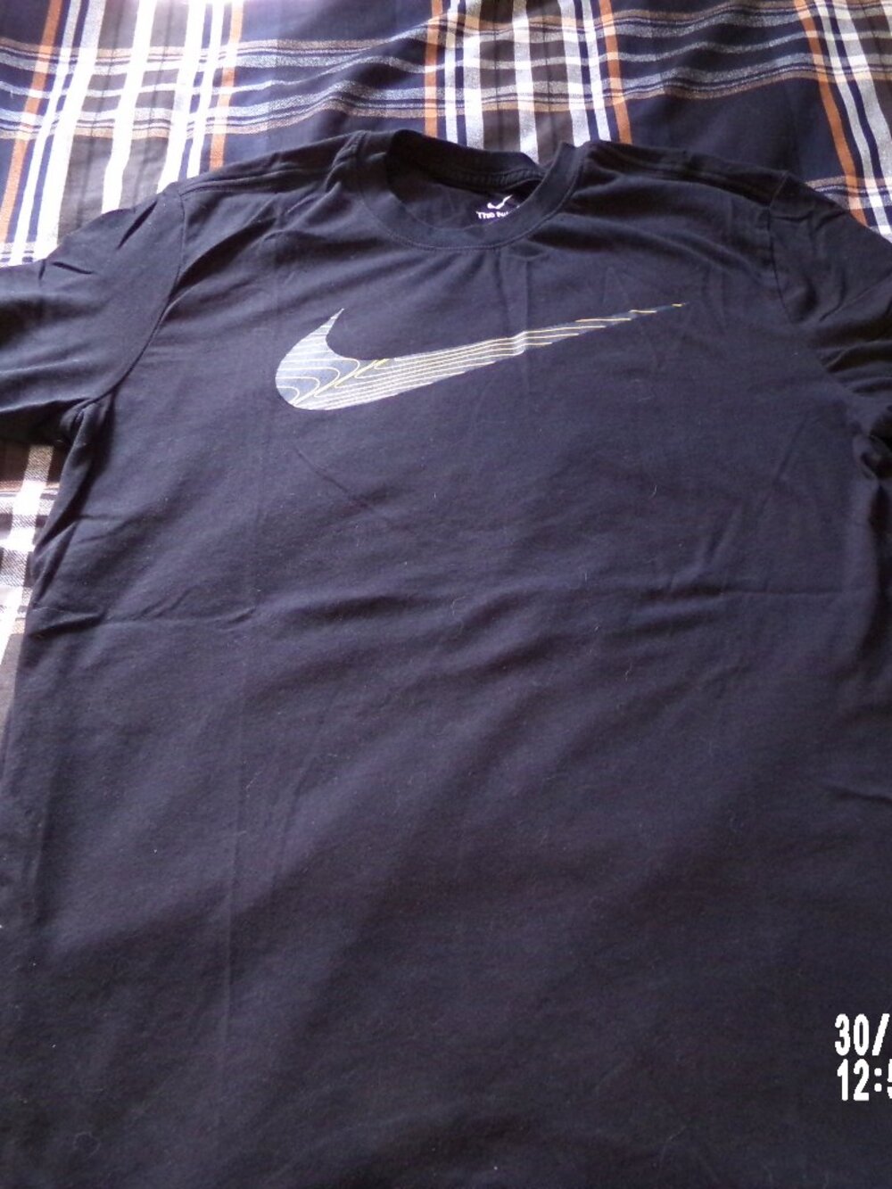 Black Nike shirt size M